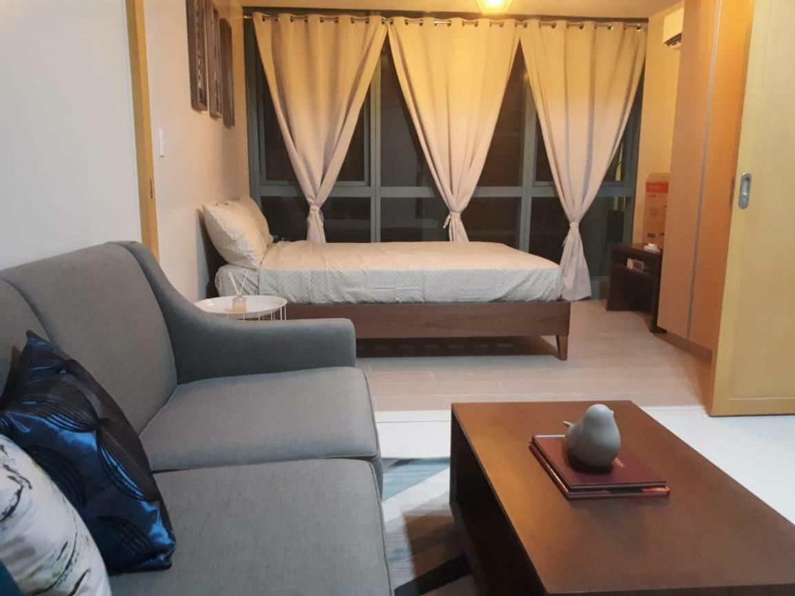 Apartment Uptown Mall Area Bonifacio