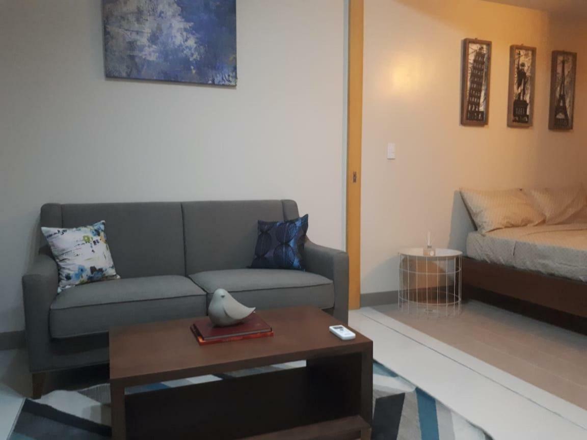 Uptown Mall Area Bonifacio Apartment