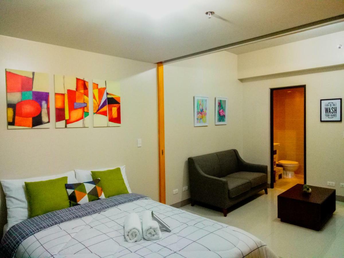 Apartment Uptown Mall Area Bonifacio Manila